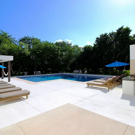 Rooftop Jacuzzi Vacation Home By Olahola